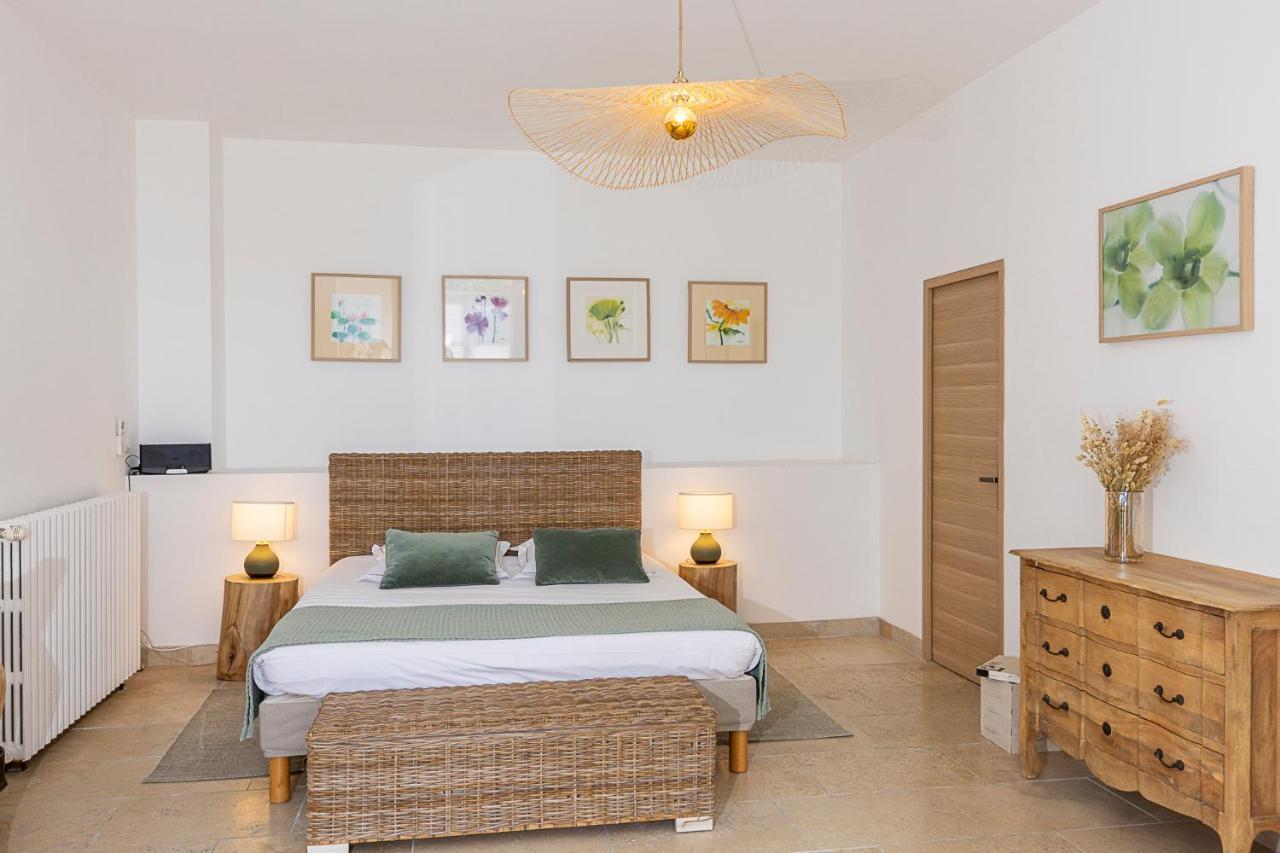 Bed and Breakfast Mas De Capelou Авиньон Экстерьер фото